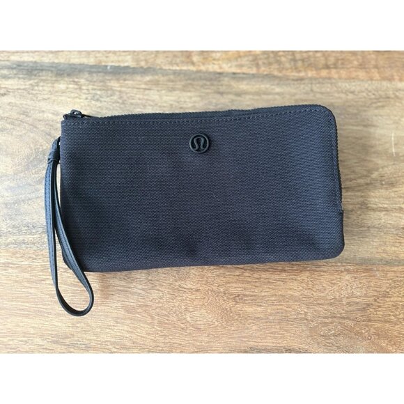 Lululemon Wristlet Pouch Womens One Size Black Zip Wallet Card Slots Travel - Picture 1 of 6